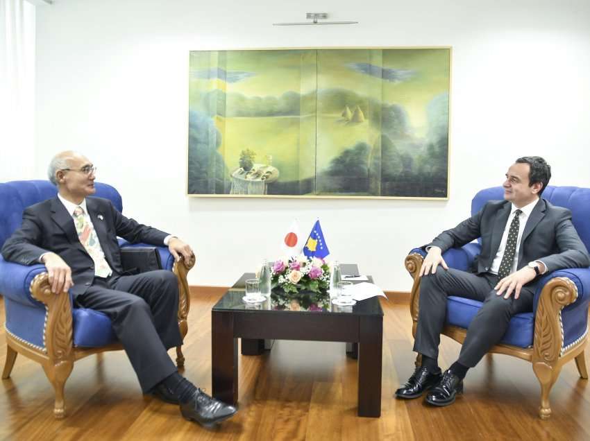 ​Kryeministri Kurti priti në takim ambasadorin jo rezident të Japonisë për Kosovë