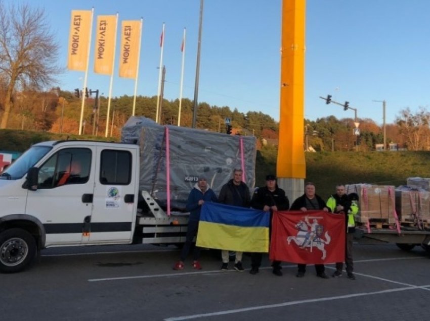Grupi i parë i gjeneratorëve mbërrin në Ukrainë nga Lituania