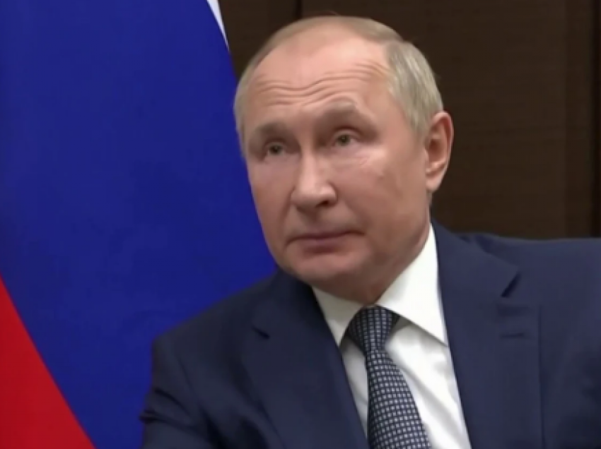 Putin do t'u heqë pasaportat qytetarëve që kritikojnë luftën në Ukrainë