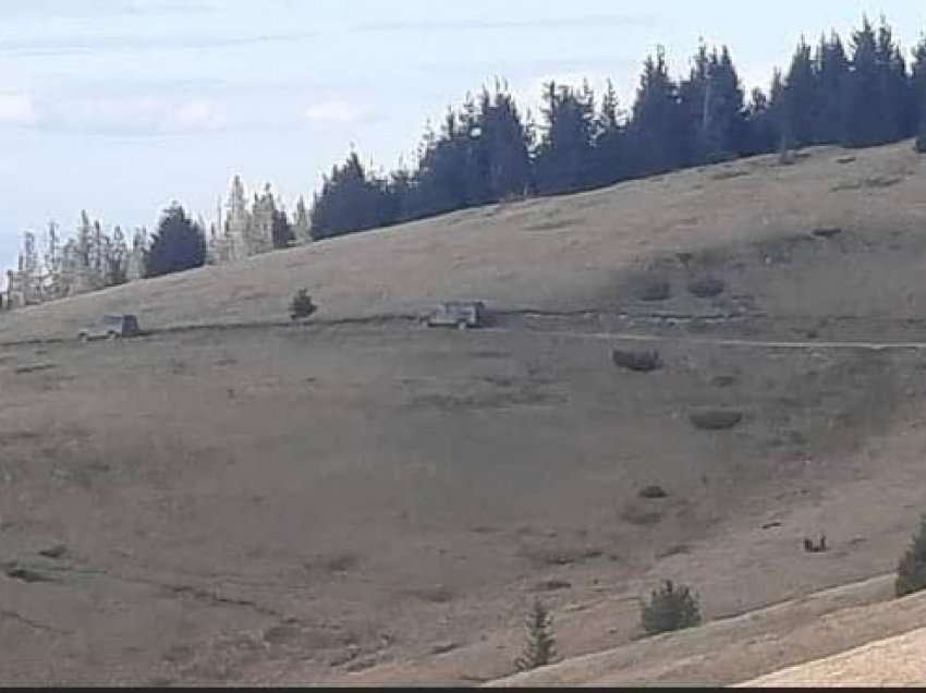 Shihen vetura të ushtrisë serbe në bjeshkët e Istogut – pretendon analisti Raci