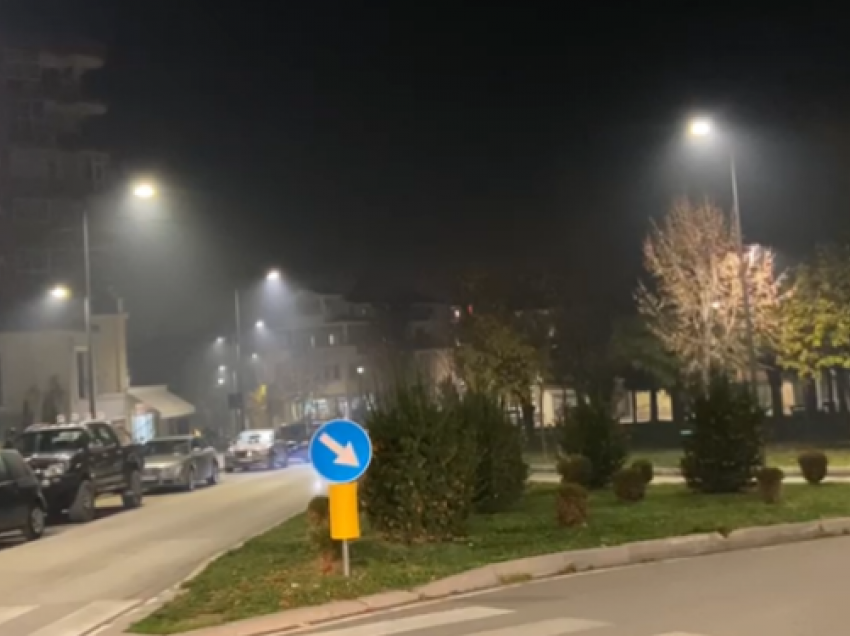 Sherr mes të rinjve në Korçë, Një person mbërrin në ugjencë i plagosur me thikë
