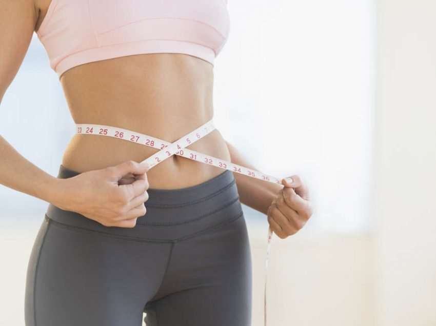 Këto zakone që mund t’ju ndihmojnë të humbni peshë