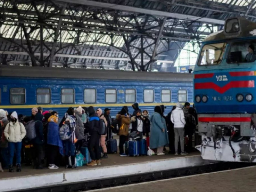 Niset treni i parë nga Kievi për në Kherson-in