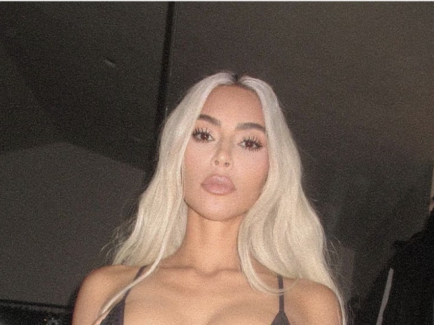 Kim Kardashian 'i përgjigjet' lajmeve për ish-in e saj në një mënyrë sexy