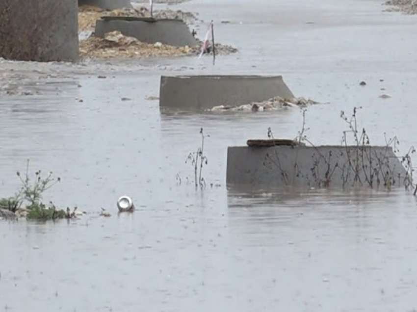 ​Vërshime në Vushtrri, banorët e bllokuar në shtëpi kërkojnë ndihmë nga komuna
