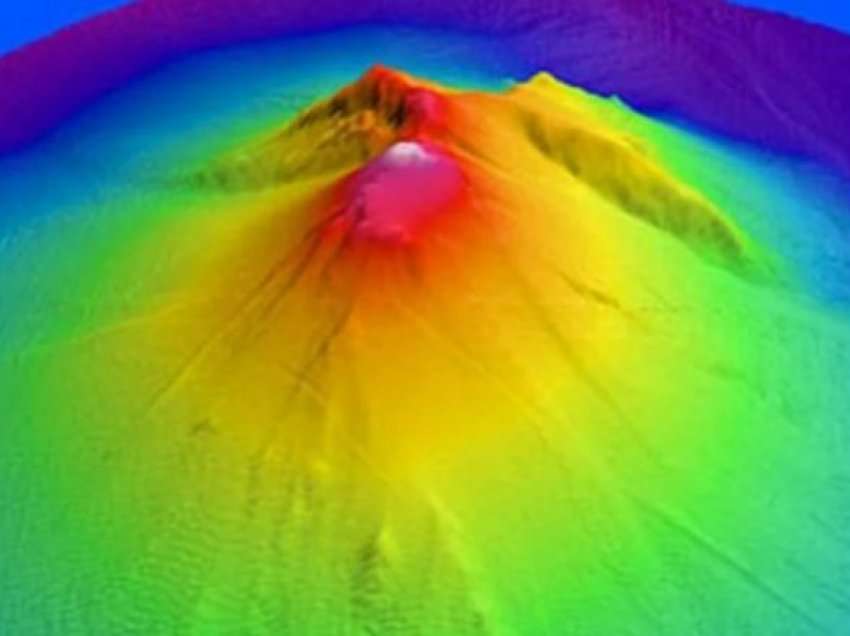 Një vullkan i madh ka shpërthyer pranë vendit më të thellë në Tokë