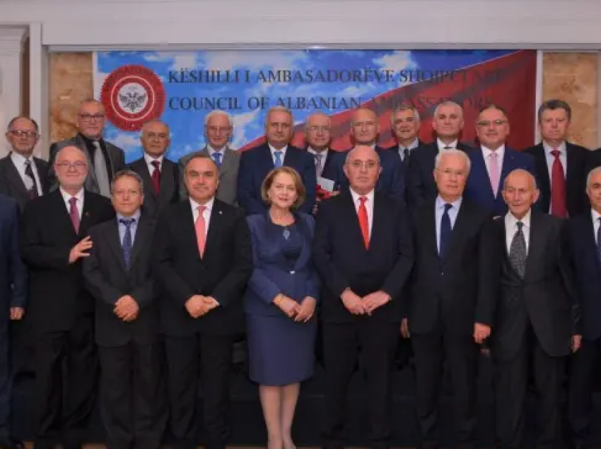 Këshilli i Ambasadorëve Shqiptarë ka shtuar së fundmi në Bordin e Nderit një sërë personalitetesh të shquara të diasporës shqiptare