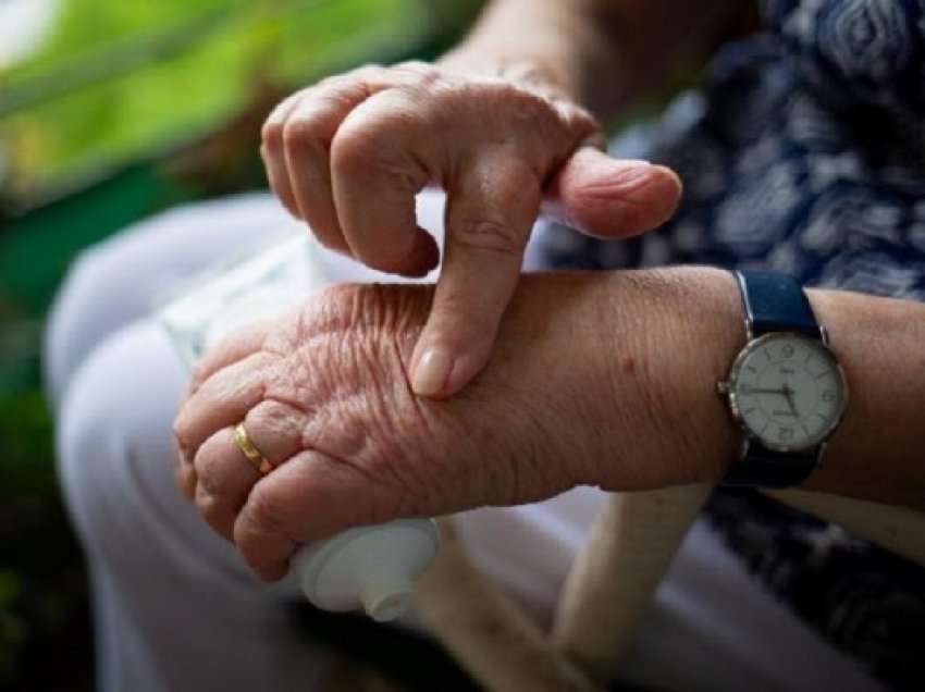 ​Osteoartriti: Shkaku, simptomat dhe si ta trajtojmë këtë sëmundje serioze të kyçeve?