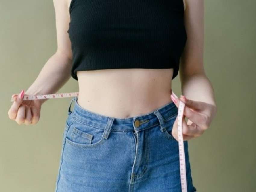 ​A e dini se ushqimi dhe ushtrimet fizike nuk janë faktorët e vetëm që ndikojnë në shtimin e peshës?