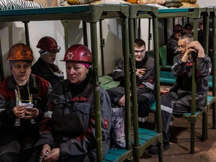 Shpëtohen rreth 3000 minatorë ukrainas pas sulmeve ruse