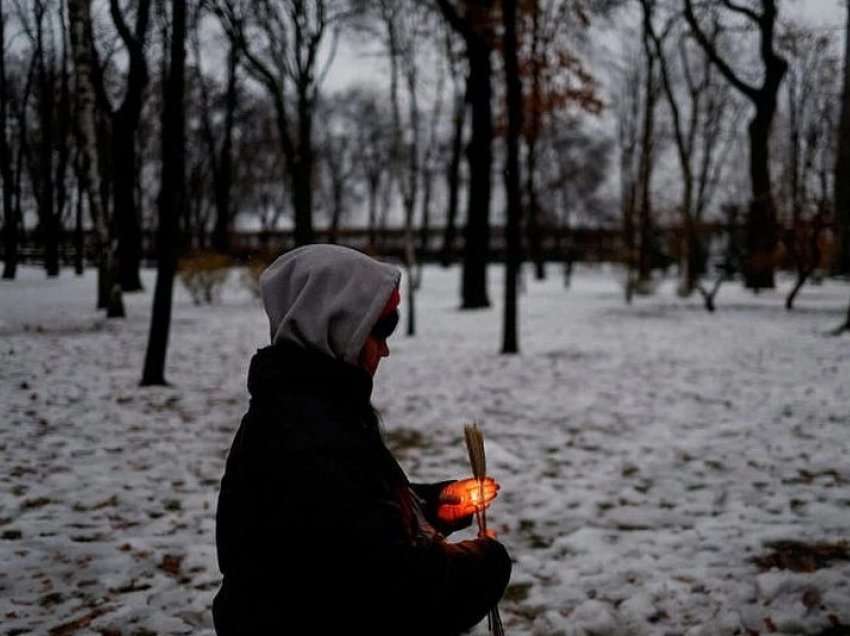 Bora fillon të pushtojë Ukrainën, miliona banorë vazhdojnë të jenë pa energji elektrike