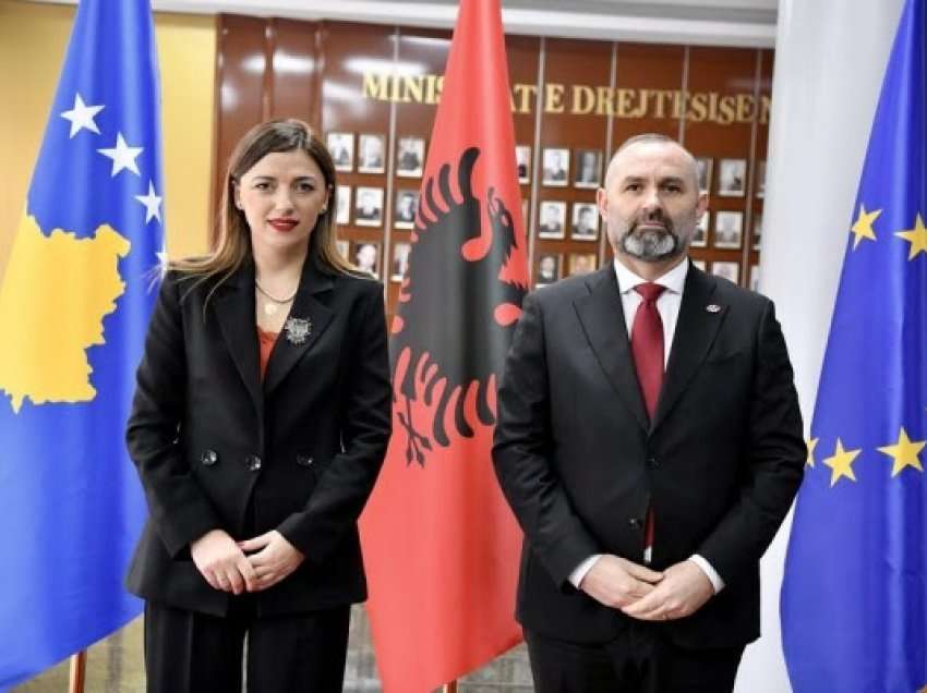 ​Haxhiu e Manja nënshkruan dy marrëveshje të reja nga fusha e drejtësisë Kosovë-Shqipëri
