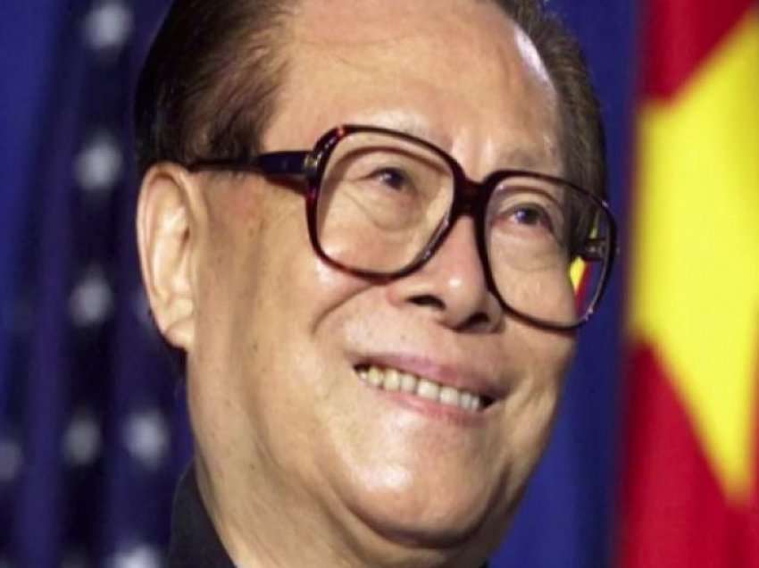 Ndërron jetë në moshën 96-vjeçare ish-udhëheqësi i Kinës