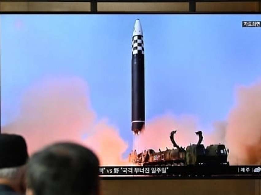 Koreja e Veriut lëshon raketa balistike për të katërtën herë gjatë javës