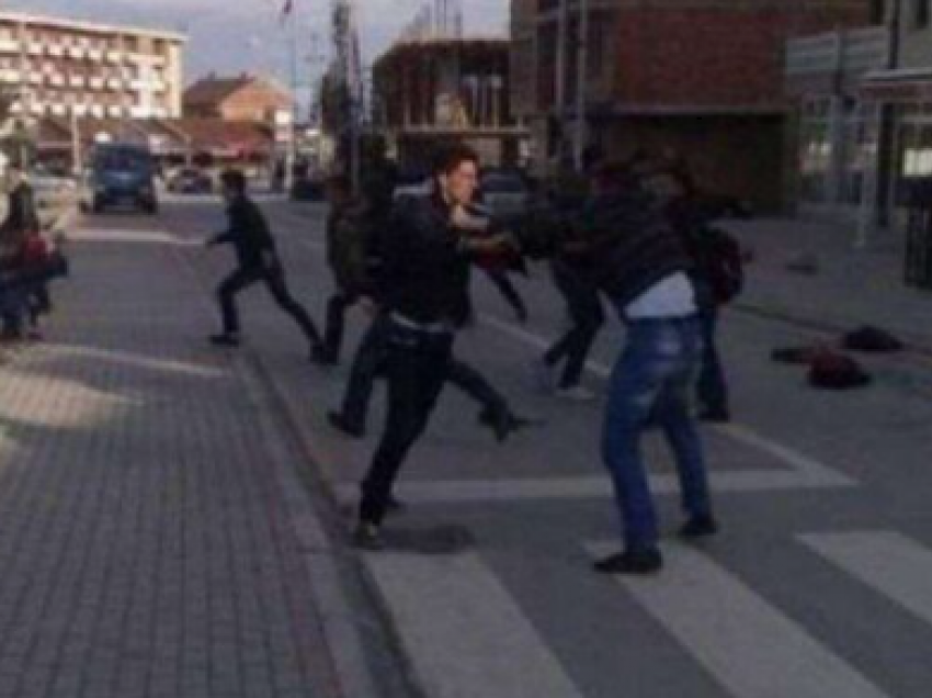 Rrahje me shufër e skallper mes gjashtë personave në Prishtinë 