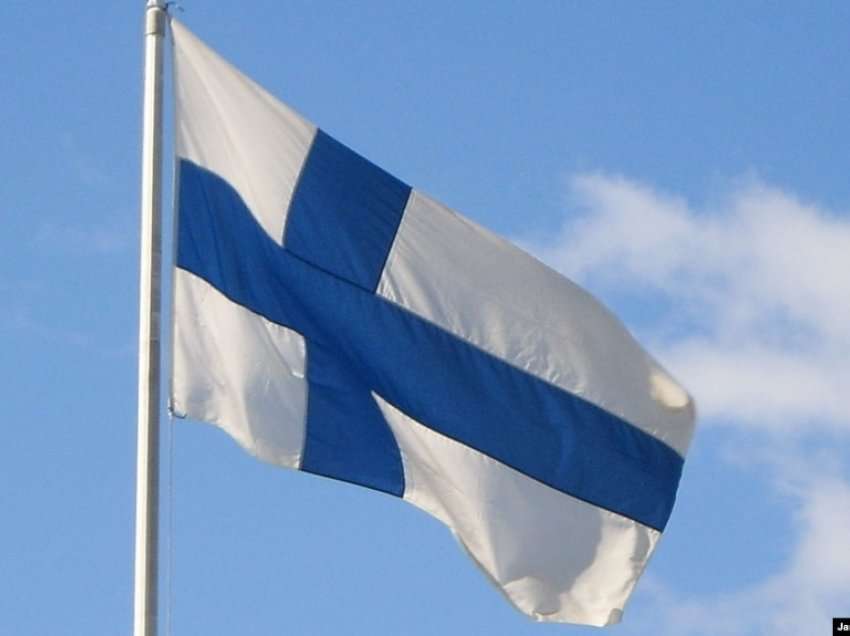 Finlanda dhe Polonia ftojnë në takime ambasadorët rusë