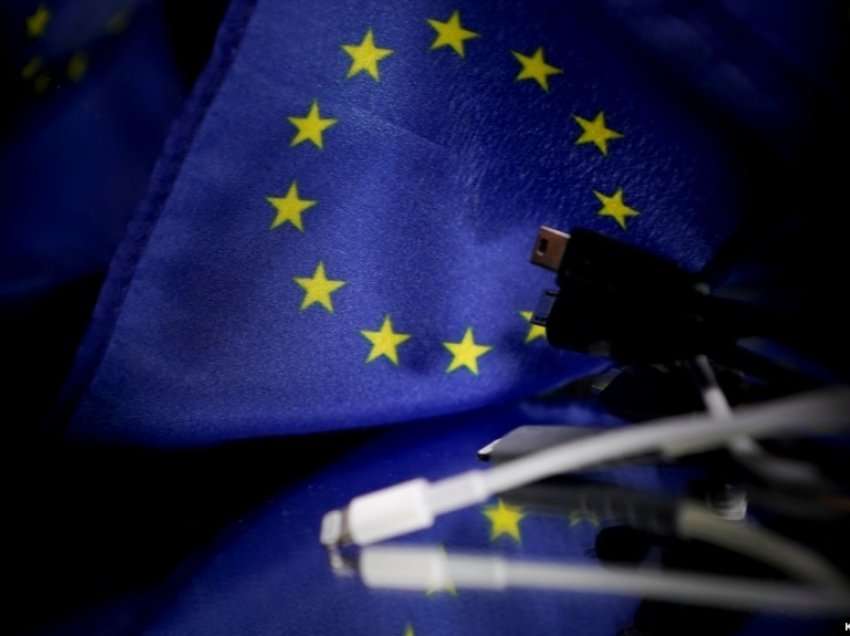 BE miraton reformën për mbushës universal të pajisjeve teknologjike