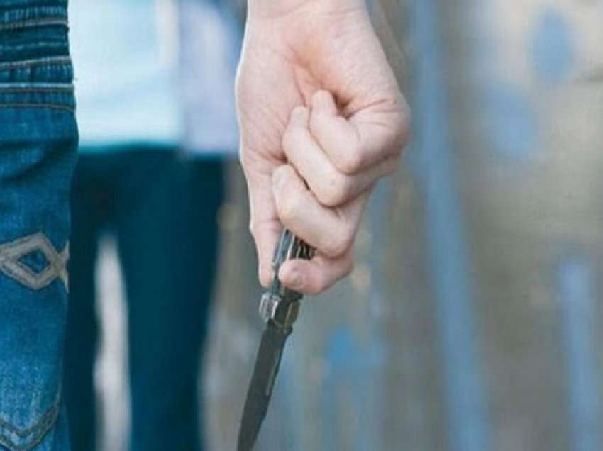 ​Të miturit therren me thika në Podujevë, arrestohen nga policia
