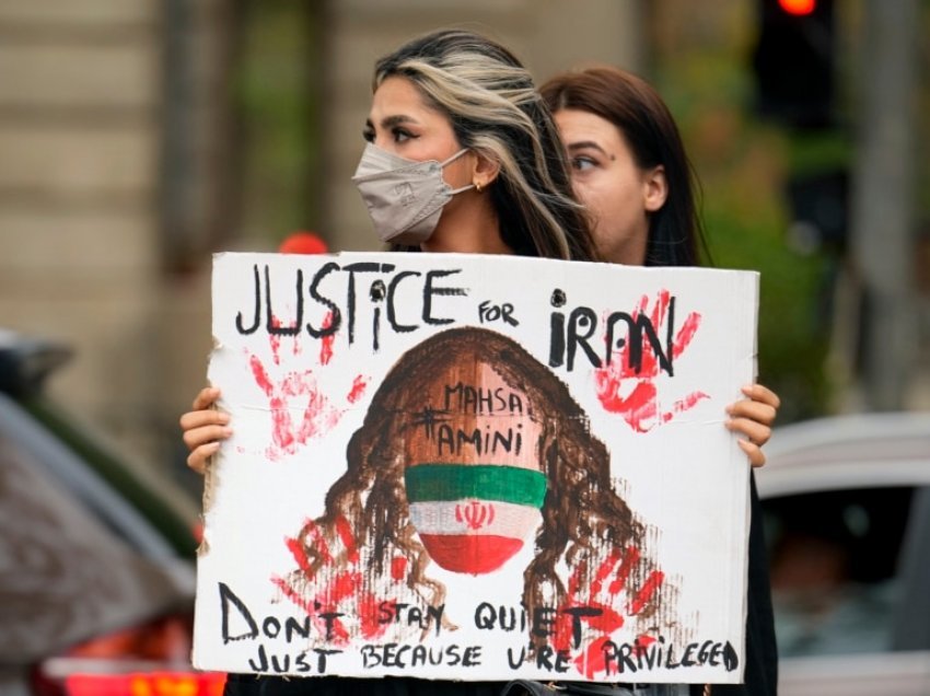Human Rights Watch reagon për protestat në Iran