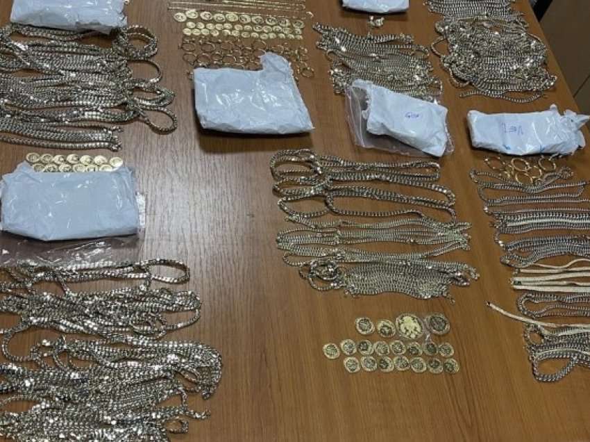 ​Dogana konfiskon ari pa mbulesë dokumentare