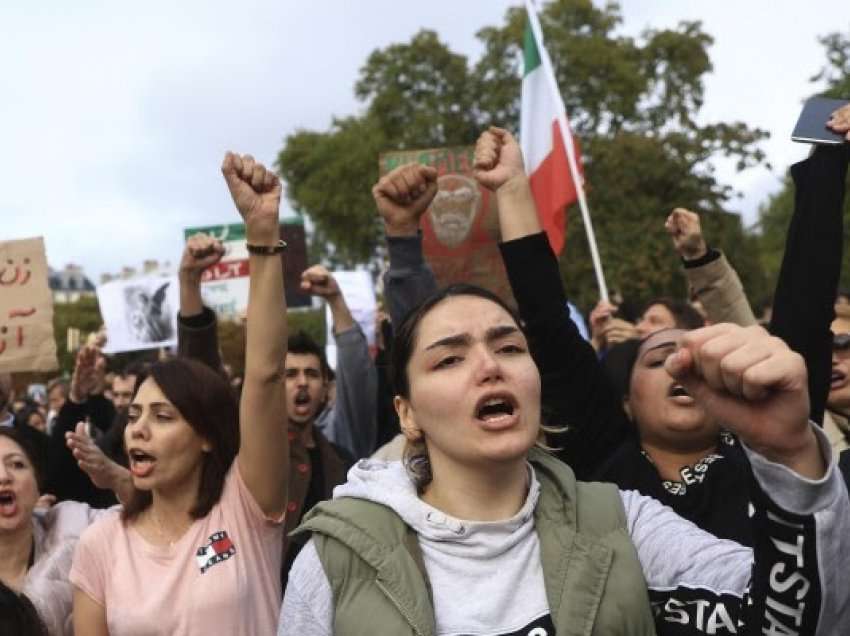 ​Franca thirrje qytetarëve të saj të largohen nga Irani mes protestave në rritje