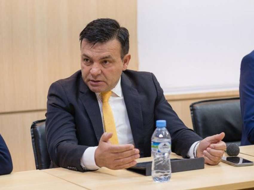 Pas takimit me Berishën gjobë 800 mijë lekë, ish-deputeti Roshi: Vendim politik, do ta ankimoj