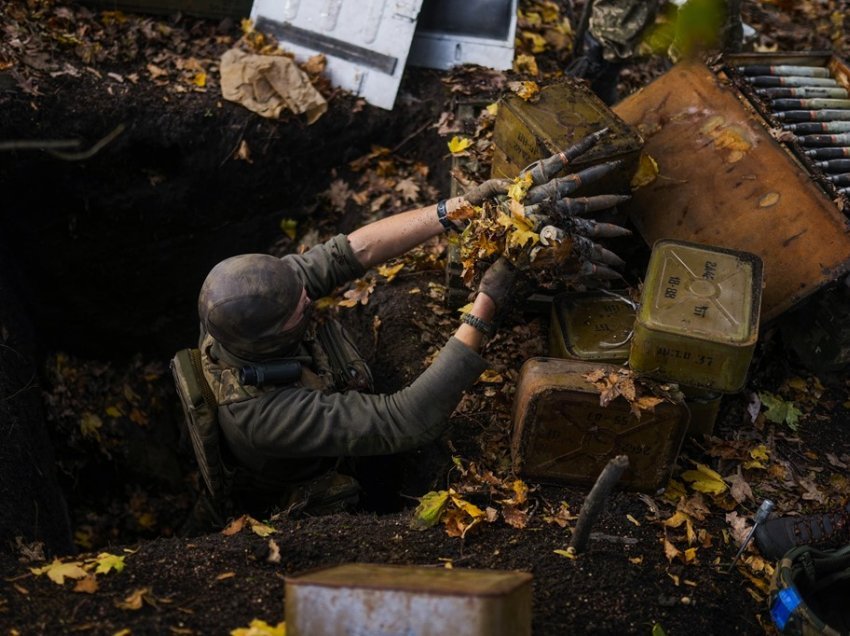 Trupat ukrainase pastrojnë minat në Kharkiv