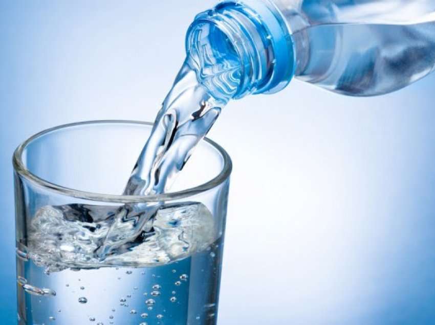 ​Sa është i rëndësishëm uji për shëndetin tonë