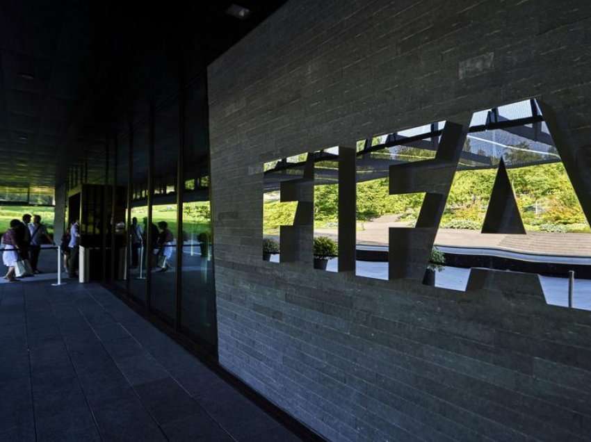 FIFA dënon ashpër ish-klubin e Esat Malës
