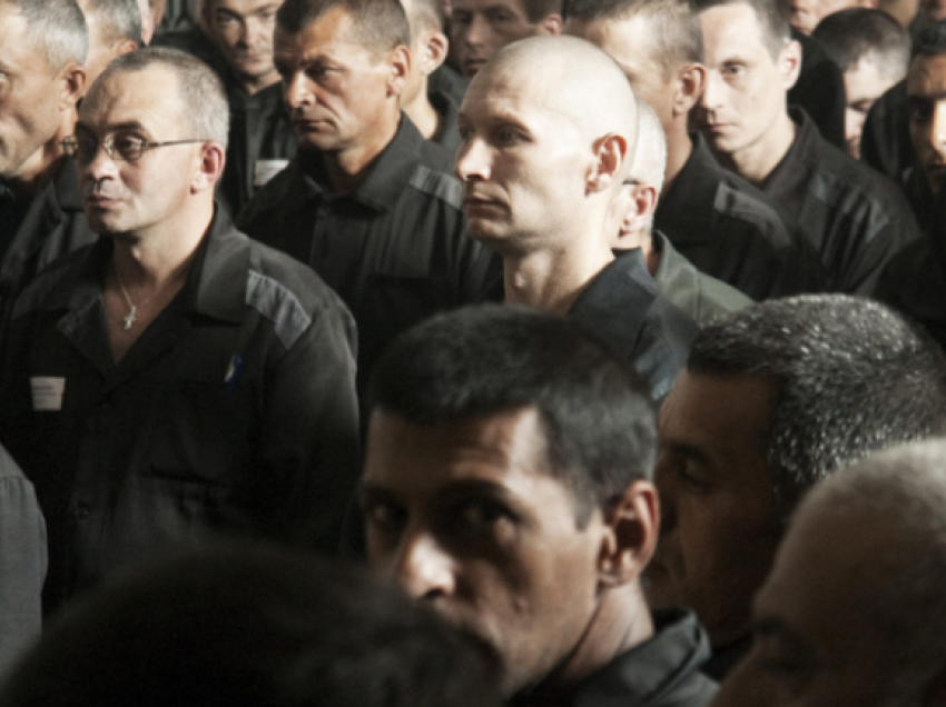 Rusia po rekruton të burgosurit me HIV për të luftuar kundër Ukrainës