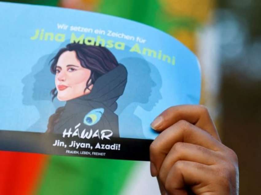 Iranianët sfidojnë shtypjen e protestave nga autoritetet