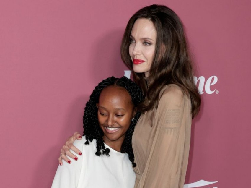 Angelina Jolie i bën vizitë surprizë vajzës në universitet