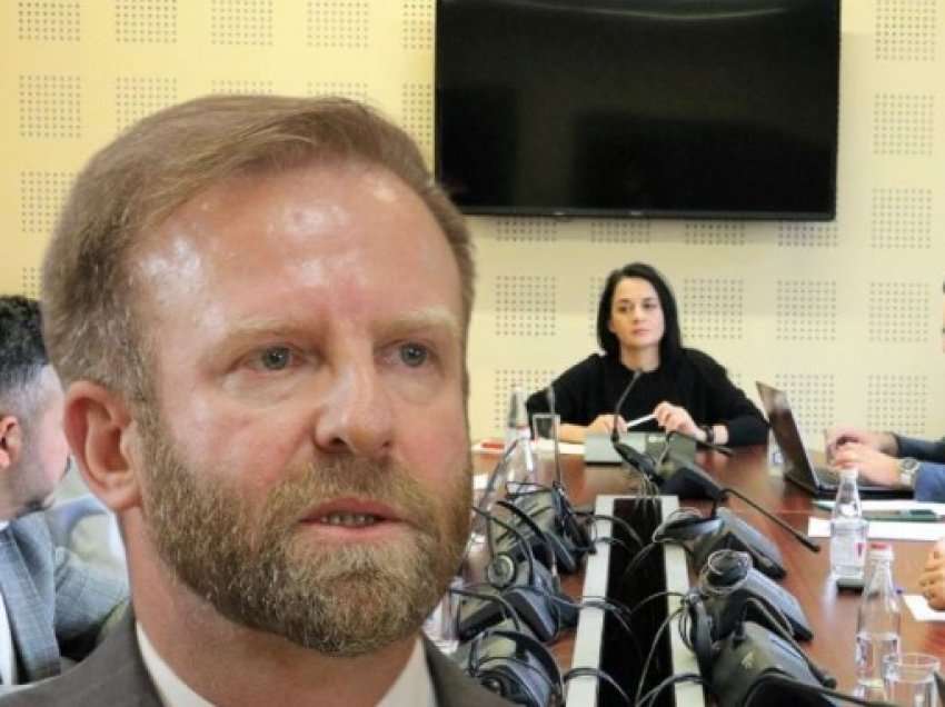 Haki Abazi akuzon publikisht deputeten e VV-së për “kërcënime direkte” ndaj tij
