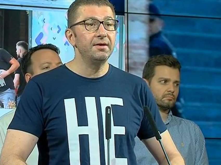 Mickoski: Në këto kushte, nuk do të mbështesim përfshirjen e bullgarëve në Kushtetutë