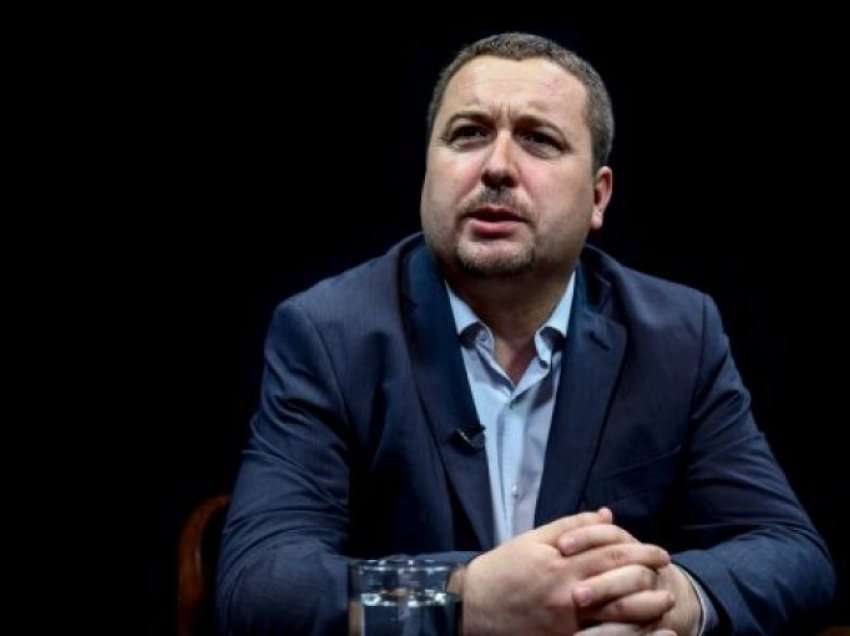 Largimi i serbëve nga institucionet e Kosovës, Blerim Latifi: Erdhi fundi i një gënjeshtre të madhe!