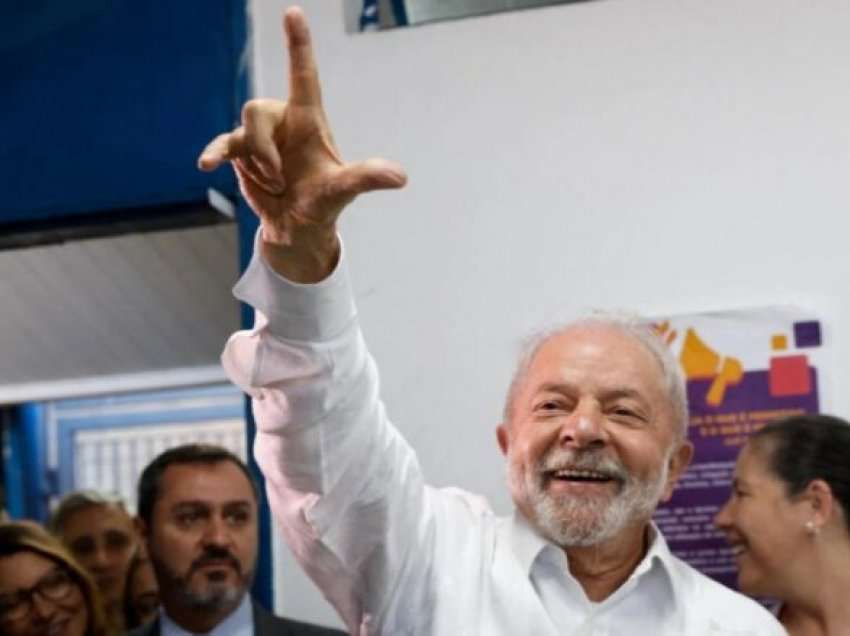 Nga burgu në një rikthim triumfues: Kush është Luiz Inacio Lula da Silva, presidenti i ri i zgjedhur i Brazilit?