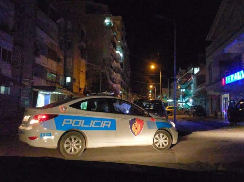 Policia blindon Fierin, kontrolle të befasishme të automjeteve në rrugët e qytetit