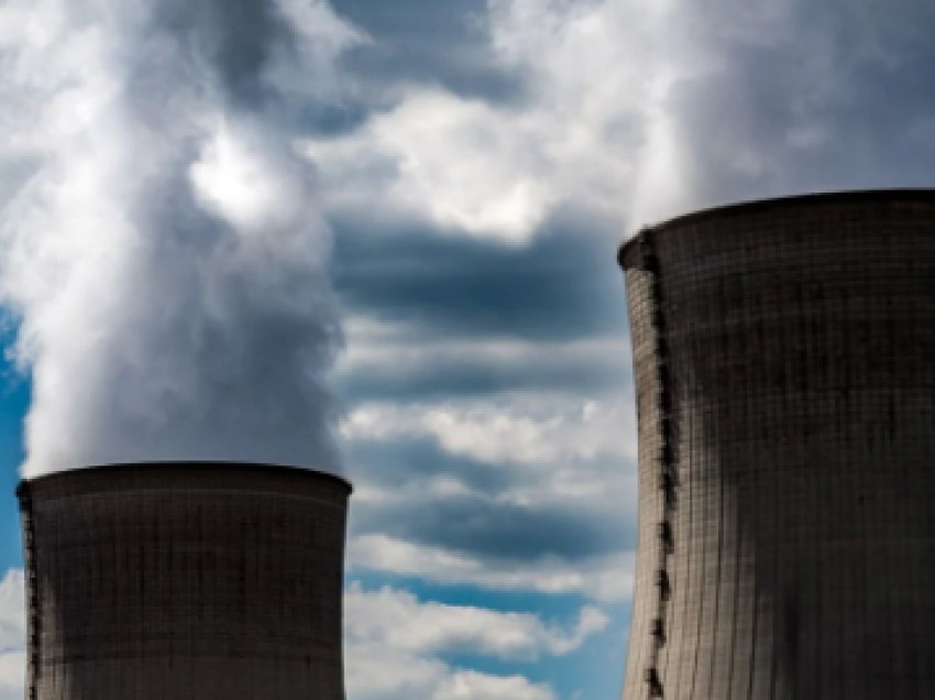 Centrali mbetet pa energji/ Ikin dritat në Zhaporizhzhia, ekspertët e OKB të shqetësuar për reaktorët