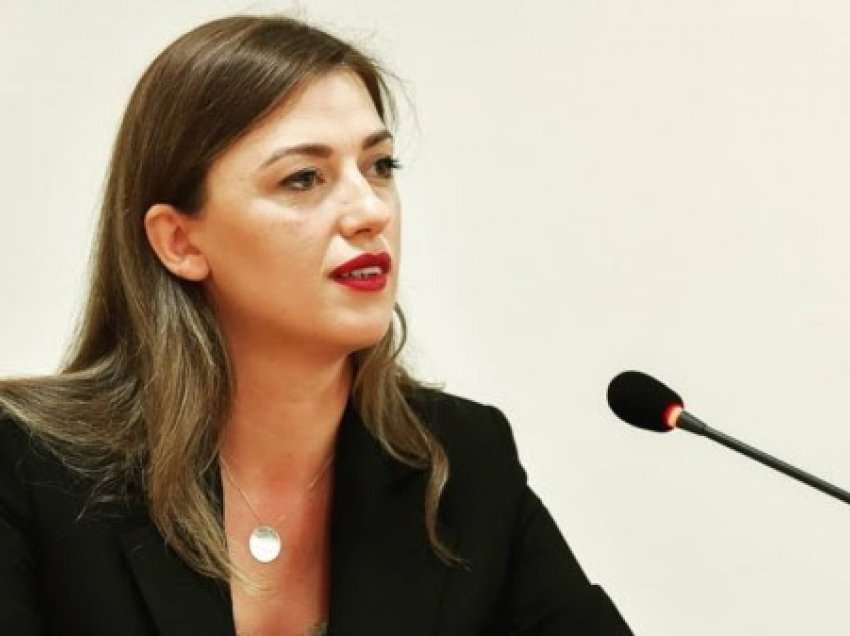 Ministrja Haxhiu: Koha kur zyrtarët publik nuk i kryejnë detyrat e tyre, duhet të përfundojë