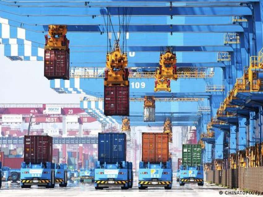 Kinë: Tregtia e jashtme po bie