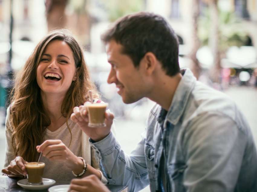 Si ta dini nëse zakonet tuaja gjatë takimeve romantike janë toksike
