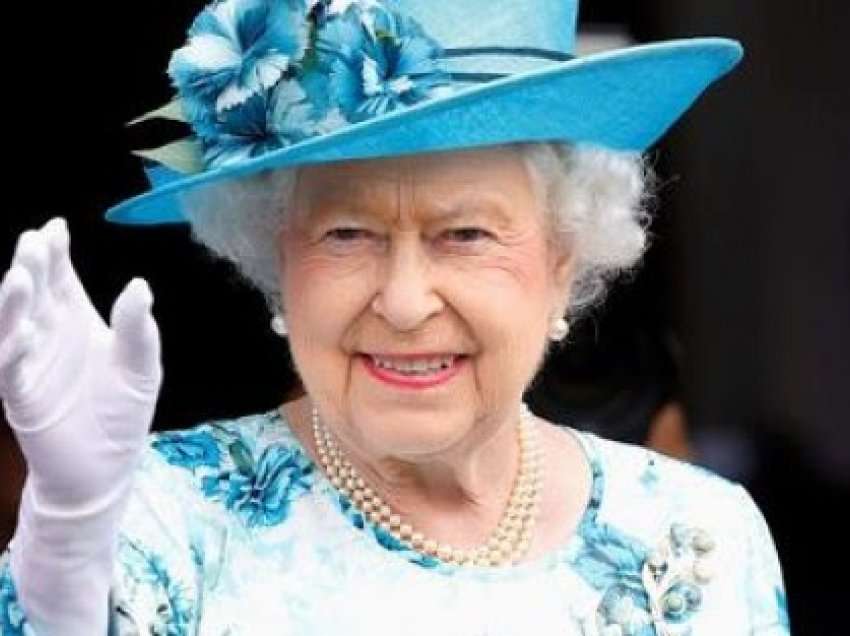 ​Mbretëresha Elizabeth nuk kishte pasaportë