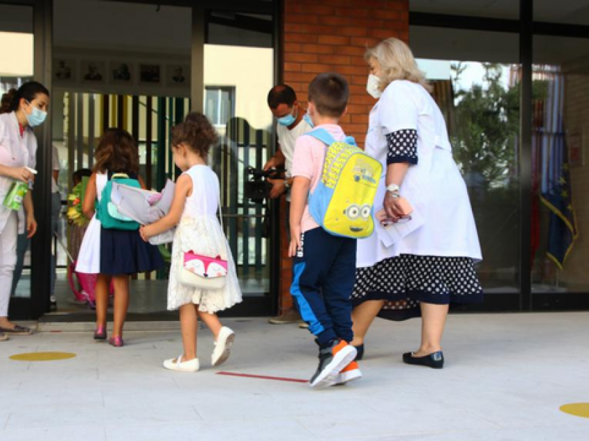 Pediatrja Lira Gjika ka një këshillë për prindërit dhe mësuesit për ditën e parë të shkollës