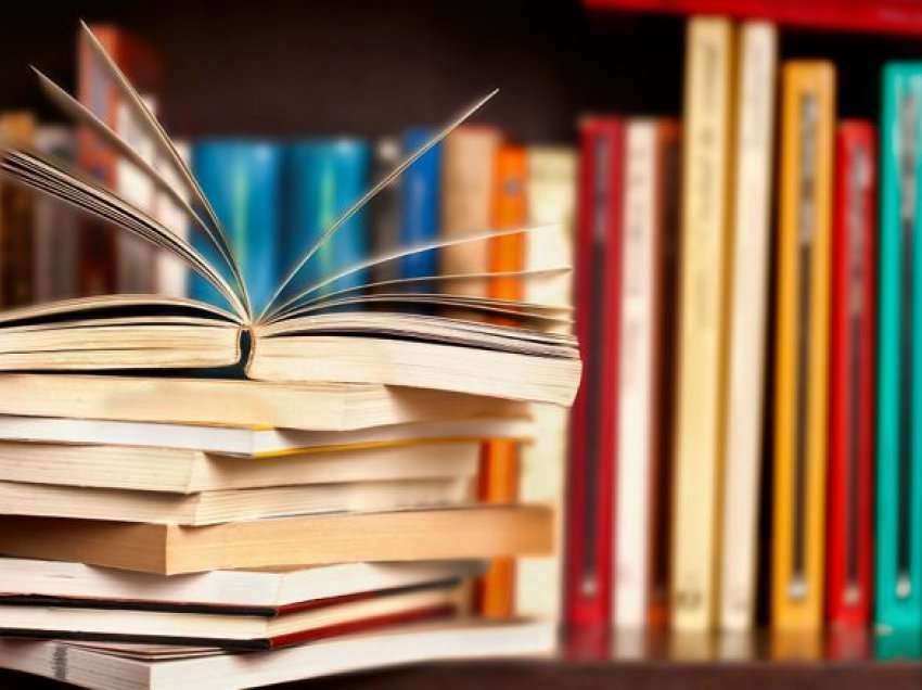 UNSHM: Ka mungesë të teksteve, nxënësit marrin libra të dëmtuara