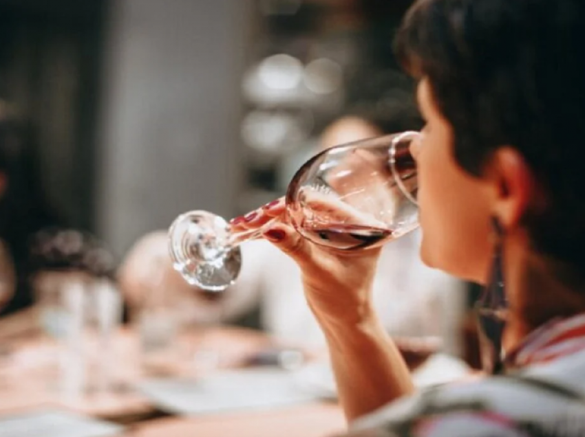 A mund të konsumoni verë nëse keni presion të lartë gjaku