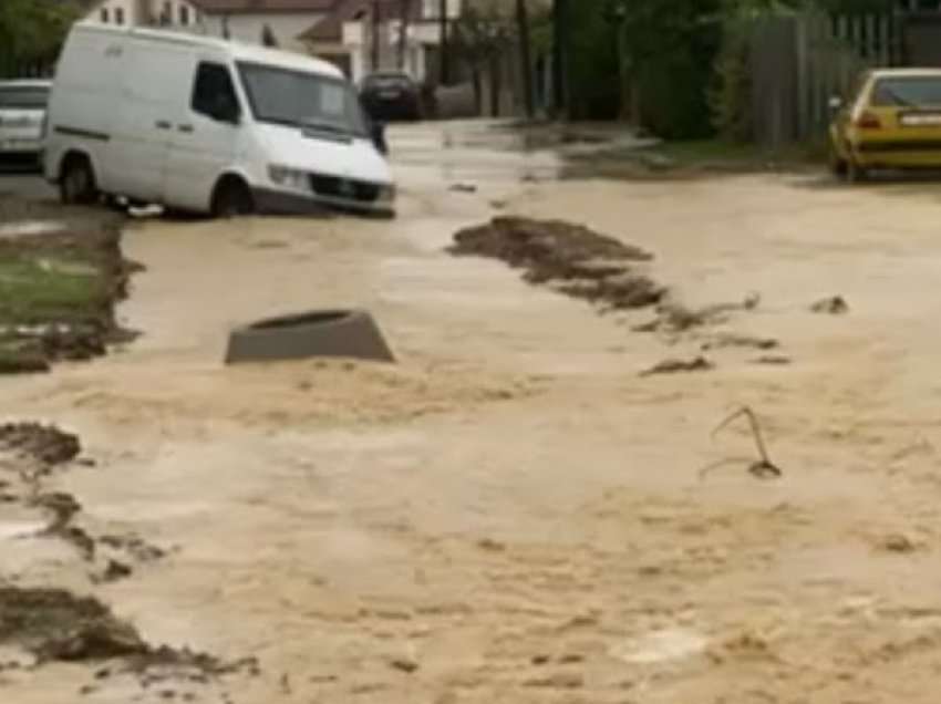 ​Shiu përmbytë disa shtëpi në Gjakovë