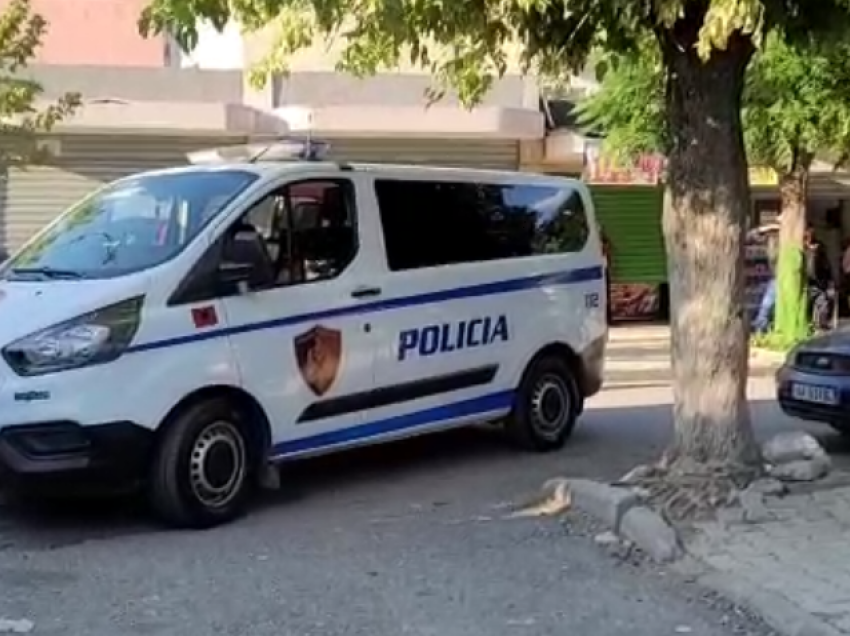 Sherr mes komshinjve në Elbasan, i moshuari kërcënon fqinjin me armë gjahu