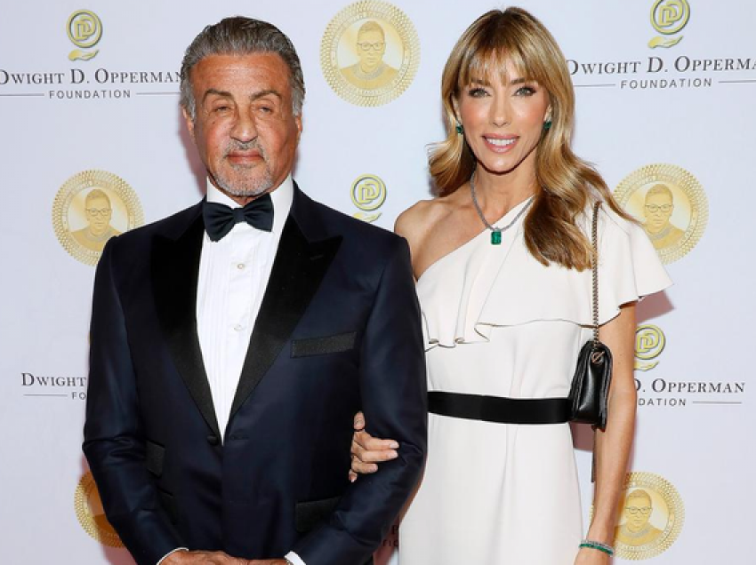 Një muaj pas kërkesës për divorc, pajtohen Sylvester Stallone dhe Jennifer Flavin