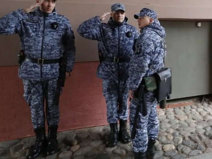 Probleme me mobilizim në Rusi, në ushtri janë ftuar edhe ata nën 16-vjeç