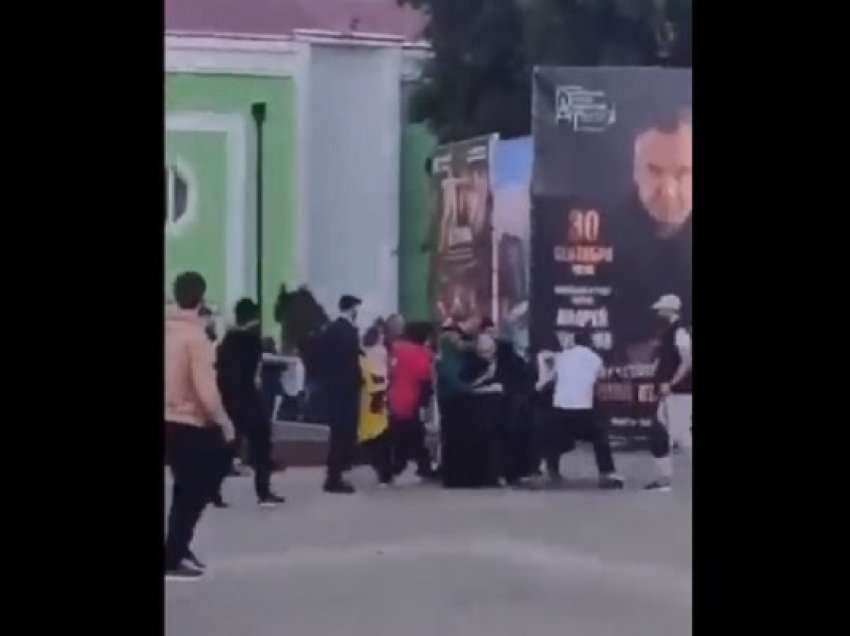 ​Mobilizimi i Putinit çon në përleshje policinë me demonstruesit në Dagestan